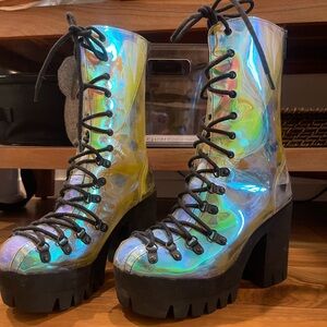 CLUBEXX HOLOGRAPHIC PLATFORM BOOTS🦄✨